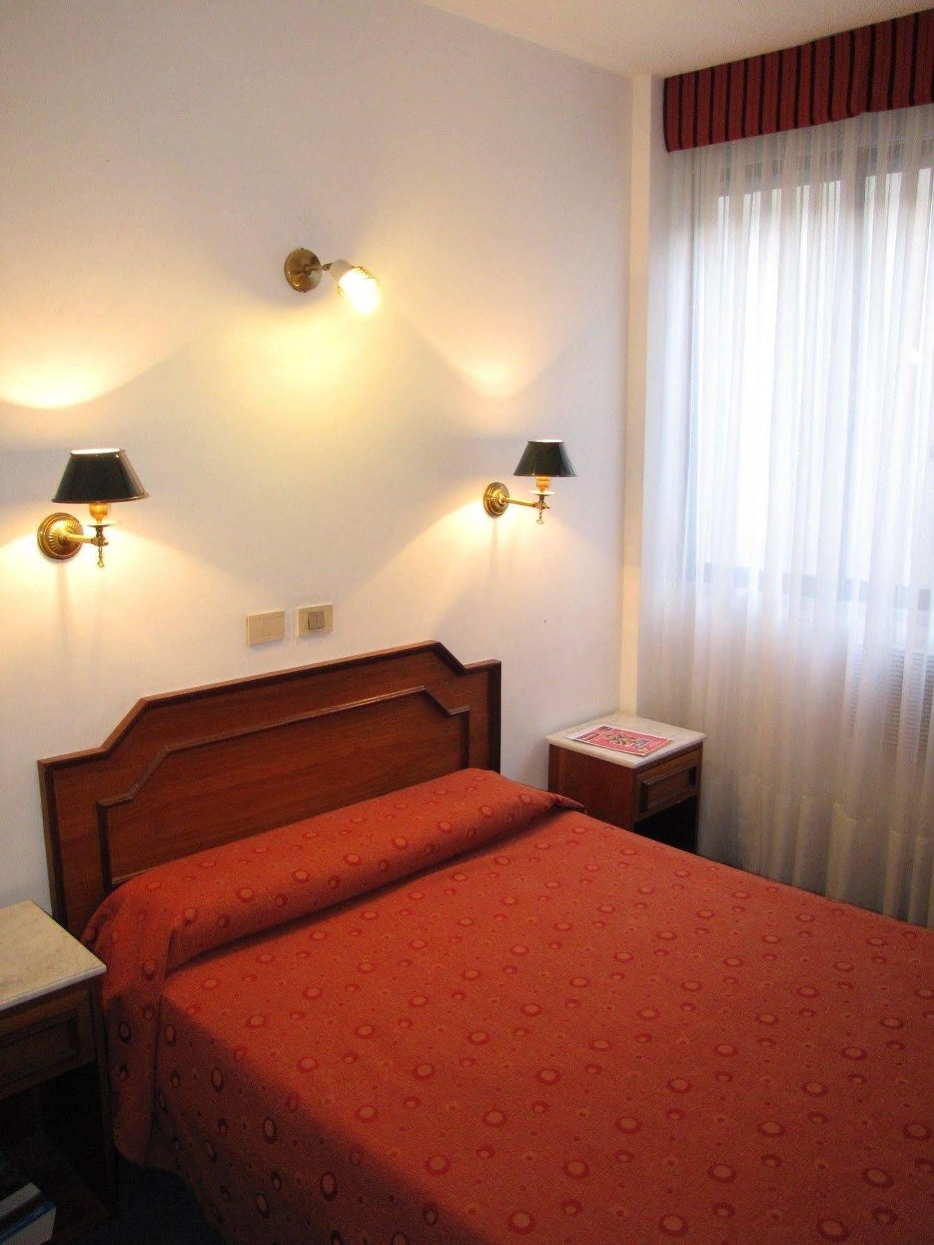 Hotel Tres Sargentos Buenos Aires Extérieur photo