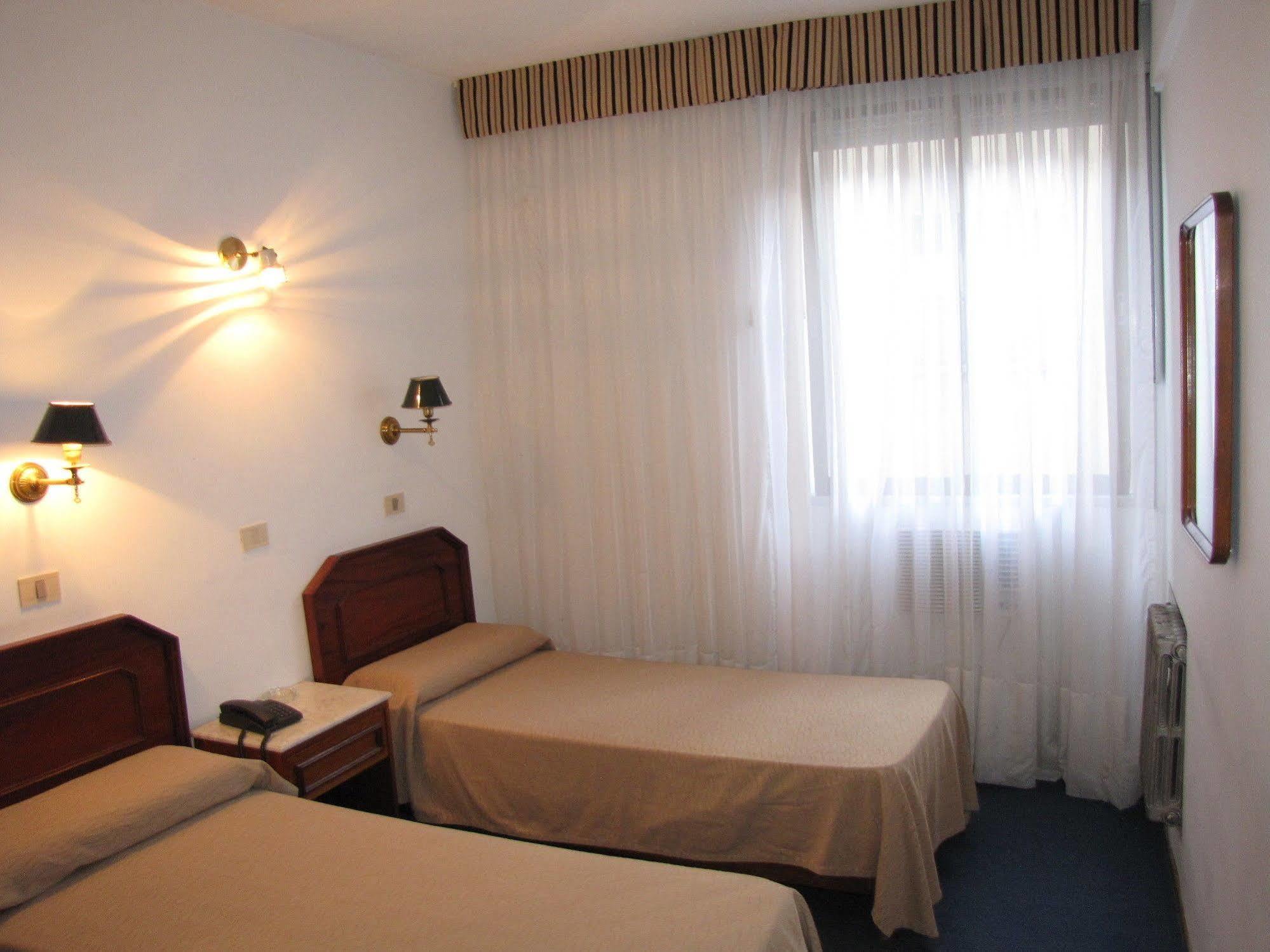 Hotel Tres Sargentos Buenos Aires Extérieur photo