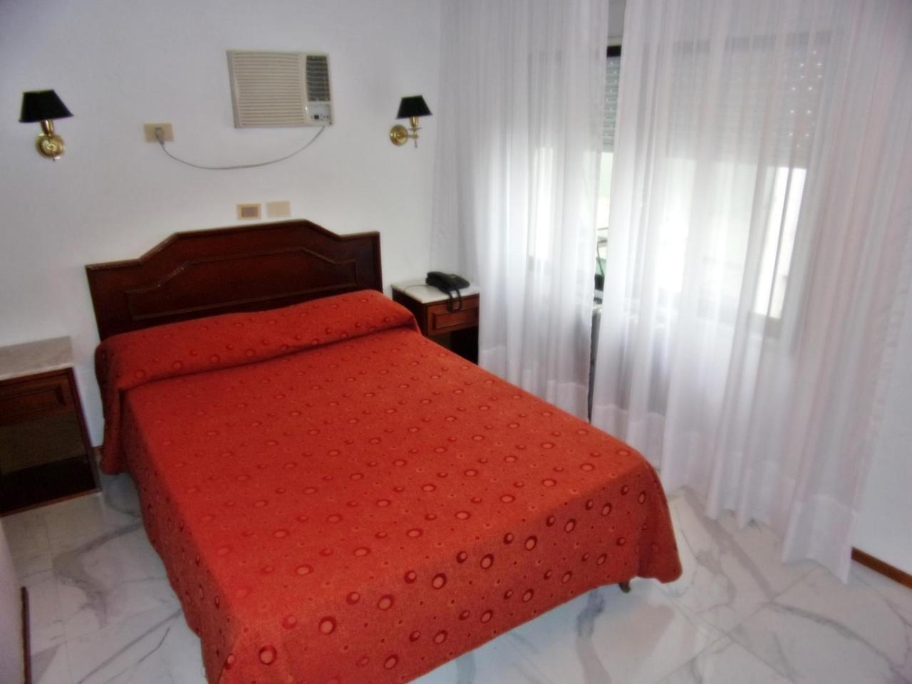 Hotel Tres Sargentos Buenos Aires Extérieur photo